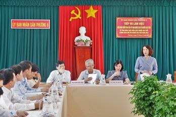 Đoàn công tác Ủy ban Quốc gia về người cao tuổi Việt Nam kiểm tra việc chăm lo người cao tuổi của TP.Tân An