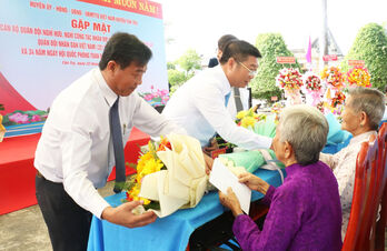 Tân Trụ gặp mặt cán bộ quân đội nghỉ hưu, nghỉ công tác nhân kỷ niệm Ngày thành lập Quân đội Nhân dân Việt Nam