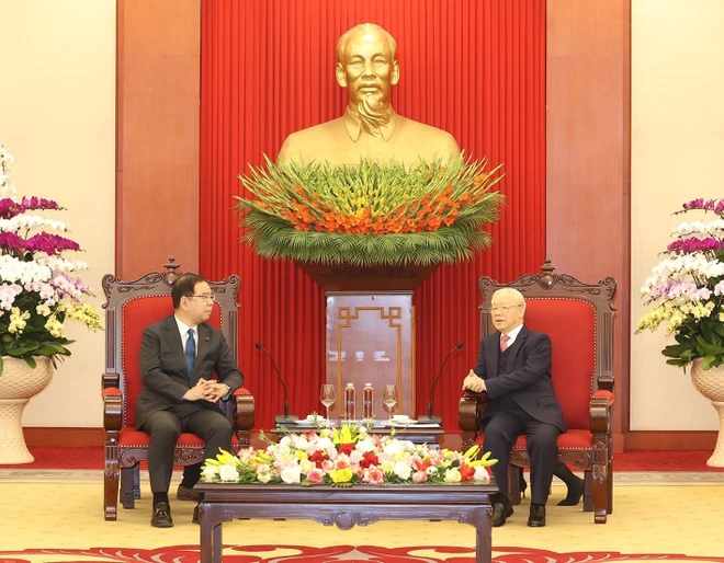 ổng Bí thư Nguyễn Phú Trọng tiếp ông Shii Kazuo, Chủ tịch Đoàn Chủ tịch Ban Chấp hành Trung ương Đảng Cộng sản Nhật Bản sang thăm và làm việc tại Việt Nam. (Ảnh: Trí Dũng/TTXVN)