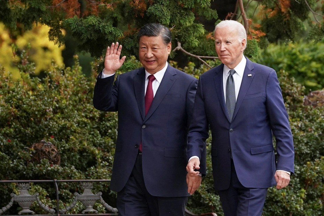 Dù còn bất đồng tại nhiều điểm nóng, Bắc Kinh và Washington vẫn hướng đến việc xuống thang căng thẳng thông qua một loạt chuyến thăm của quan chức cấp cao hai nước đến nước còn lại. Chuỗi chuyến thăm được kết thúc bằng Hội nghị thượng đỉnh giữa Chủ tịch Trung Quốc Tập Cận Bình và Tổng thống Mỹ Joe Biden tại thành phố San Francisco (Mỹ) ngày 15-11, diễn ra bên lề Tuần lễ cấp cao APEC - Ảnh: REUTERS
