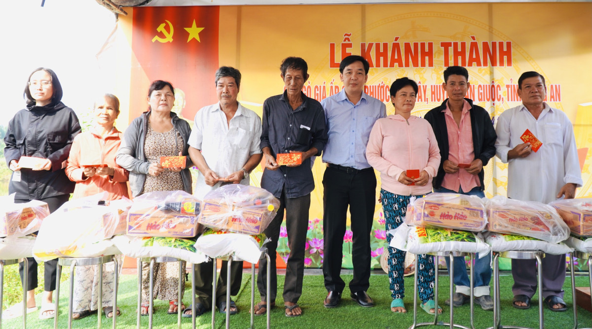 Cần Giuộc khánh thành cầu giao thông nông thôn