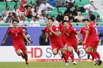 Vietnam lose 2 - 4 to Japan at AFC Asian Cup opener