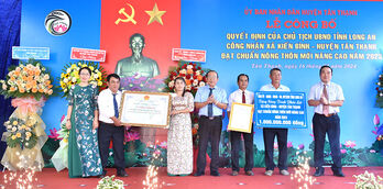 Xã Kiến Bình đón nhận danh hiệu xã đạt chuẩn nông thôn mới nâng cao
