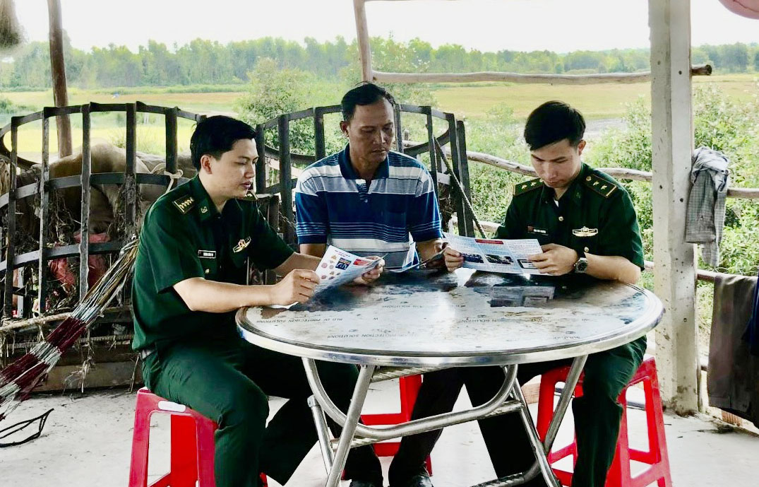 Bộ đội Biên phòng tỉnh: Tăng cường tuyên truyền, phổ biến pháp luật Bộ đội Biên phòng tỉnh tăng cường tuyên truyền, phổ biến pháp luật đến người dân