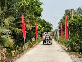 Đức Huệ: Người dân xã Bình Hòa Nam phấn khởi khi có con đường mới