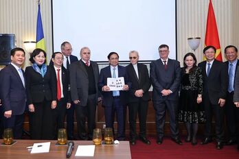 Thủ tướng Chính phủ Phạm Minh Chính tiếp bạn bè hữu nghị Romania-Việt Nam