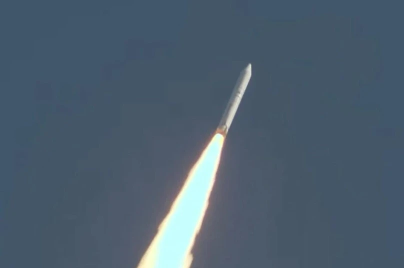 Năm 2025, sẽ phóng lên quỹ đạo vệ tinh radar đầu tiên của Việt Nam Phương tiện phóng Epsilon-5 mang theo vệ tinh NanoDragon của Việt Nam đang bay vào vũ trụ. (Ảnh: Đào Thanh Tùng/TTXVN)
