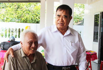 Nguyên Phó Chủ tịch UBND tỉnh – Trần Hữu Phước thăm và chúc tết làng thương binh xã Nhị Thành