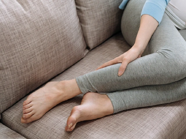 Bệnh động mạch ngoại biên là một trong những nguyên nhân phổ biến nhất gây đau chân vào ban đêm. Ảnh SHUTTERSTOCK