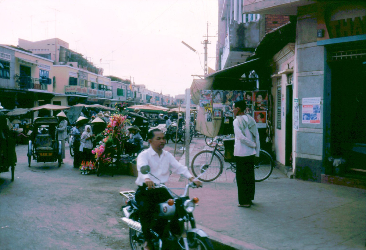 Chợ Tân An xưa (ảnh tư liệu)