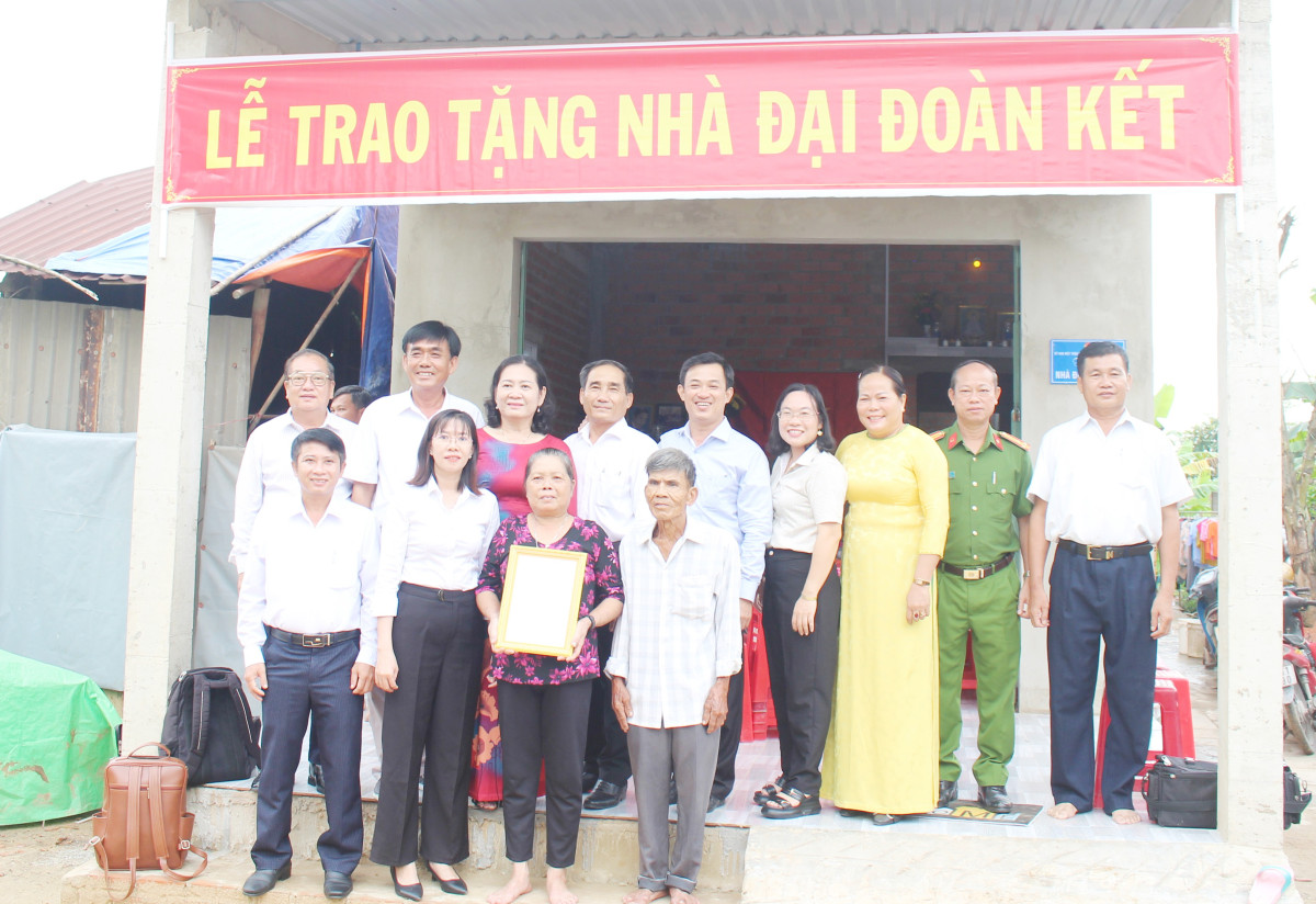 Công tác chăm lo cho người dân gặp khó khăn về nhà ở được MTTQ Việt Nam các cấp trong tỉnh quan tâm