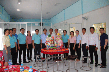 Hội Nông dân tỉnh thăm, chúc tết các HTX, cơ sở sản xuất kinh doanh trong lĩnh vực nông nghiệp trên địa bàn huyện Cần Giuộc