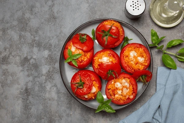Tiêu thụ cà chua thường xuyên giúp giảm đến 60% nguy cơ đột quỵ. Ảnh Shutterstock