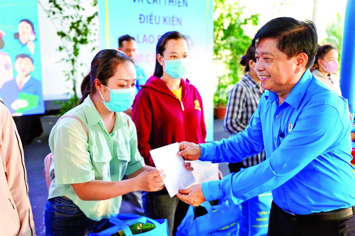 Không ngừng đổi mới và phát triển lớn mạnh