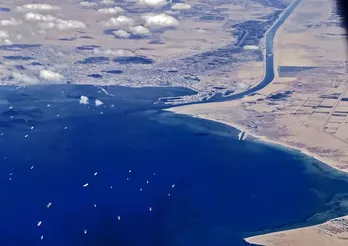 Tình hình bất ổn ở Biển Đỏ khiến doanh thu của Kênh đào Suez giảm 46%