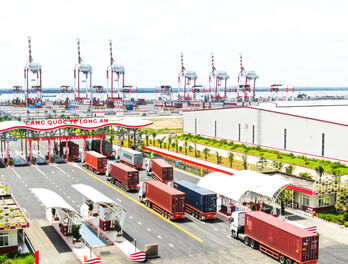 Cảng Quốc tế Long An khai trương hoạt động và phát lệnh làm hàng đầu xuân với 15.000 tấn hạt nhựa xuất khẩu Châu Âu