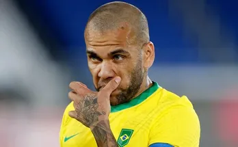 Dani Alves bị kết án tù 4 năm và 6 tháng vì tội tấn công tình dục