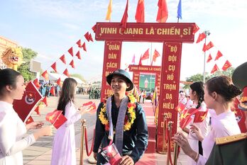 157 tân binh Châu Thành lên đường nhập ngũ