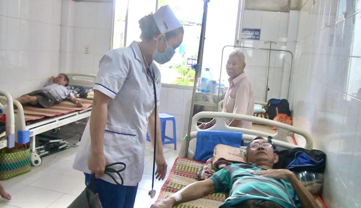 Những điều dưỡng hết lòng vì bệnh nhân
