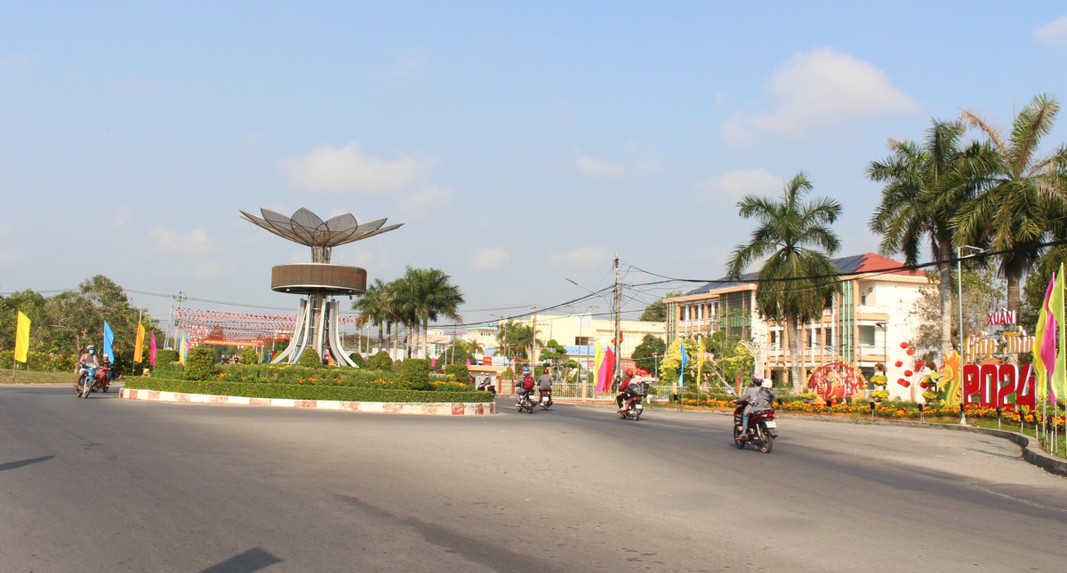 Thạnh Hóa: Tạo khí thế thi đua sôi nổi trên mọi lĩnh vực
