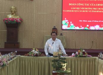 Vice Chairman of Provincial People's Committee - Huynh Van Son works with Can Duoc district on socio-economic situation