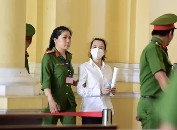 Bà Nguyễn Phương Hằng xin vắng mặt tại phiên tòa xử bà Hàn Ni, ông Trần Văn Sỹ
