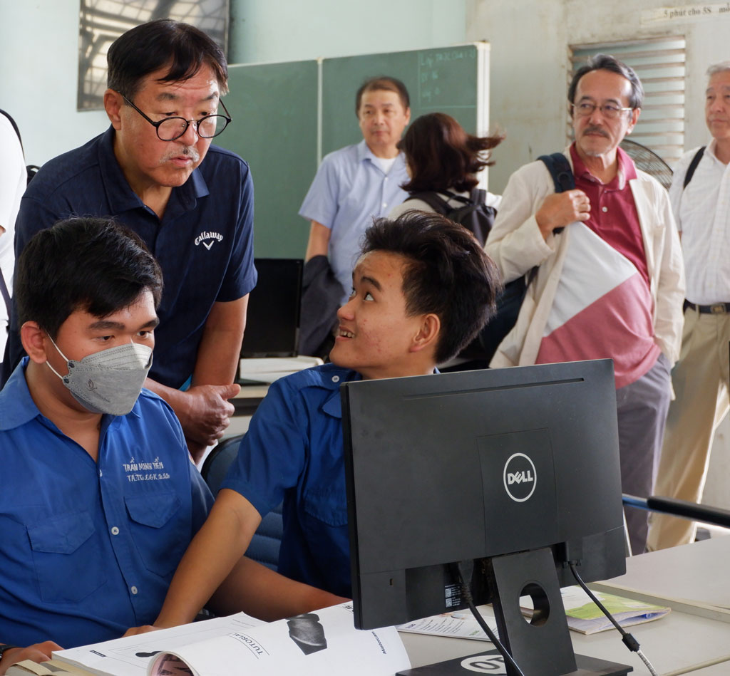 Focus on training high quality human resources