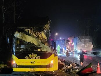 Tuyên Quang: Tai nạn giữa xe khách giường nằm và container, 5 người chết tại chỗ