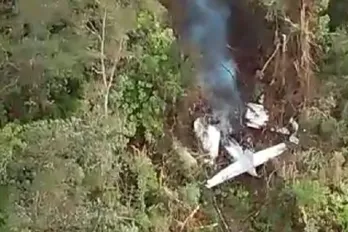 Máy bay vận tải hạng nhẹ rơi xuống rừng rậm ở miền Trung Indonesia