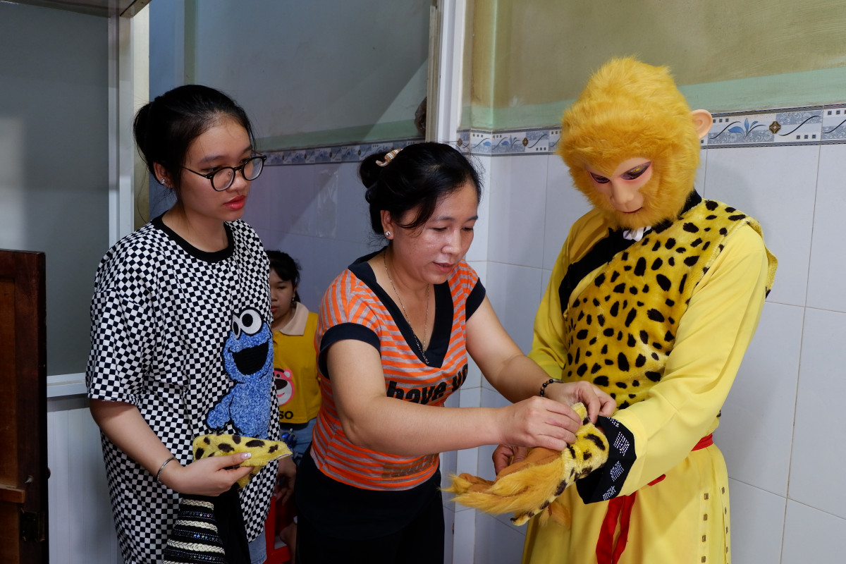 Phía sau thầy trò Đường Tăng trong Lễ hội Làm Chay