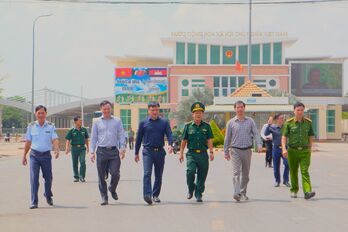 Đoàn công tác Văn phòng Thường trực Ban Chỉ đạo 389 quốc gia làm việc tại tỉnh Long An