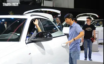 Tiêu thụ ô tô tại Việt Nam giảm 40%, phần lớn người mua chọn xe gầm cao