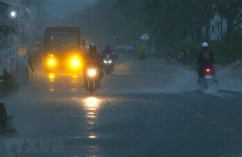 Thủ đô Hà Nội có mưa lớn cục bộ, Bắc Bộ chuyển rét