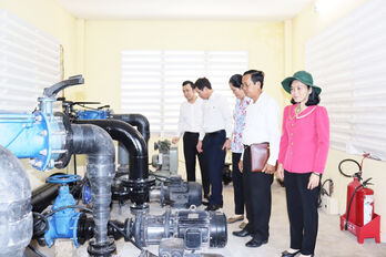 HĐND tỉnh khảo sát tình hình cung cấp nước sinh hoạt tại huyện Cần Giuộc