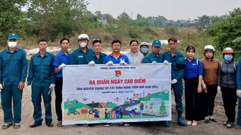 Đoàn kết xây dựng quê hương và chăm lo đời sống người dân