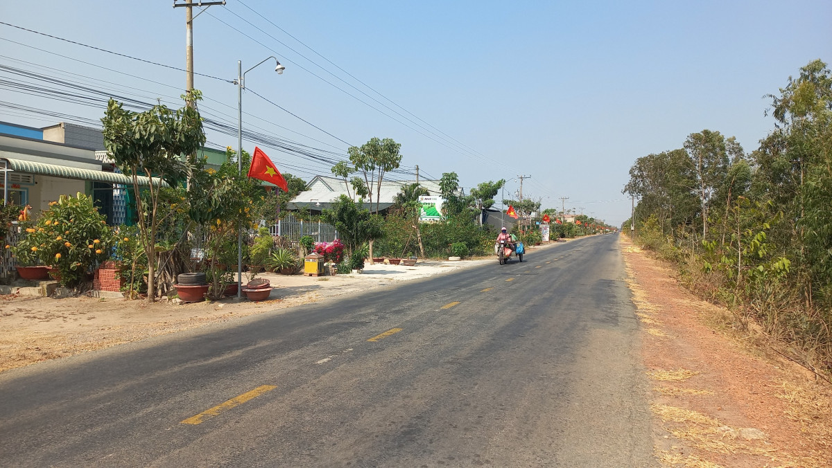 Tân Hưng: Rực rỡ cờ hoa chào mừng kỷ niệm 30 năm Ngày thành lập huyện