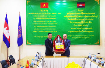 Steering Committee 515 of Long An province visits Svay Rieng province