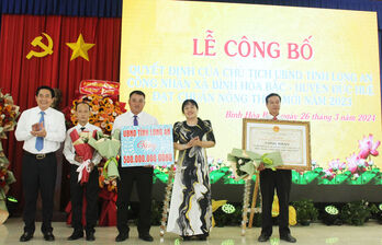 Bình Hòa Bắc đón nhận danh hiệu xã đạt chuẩn nông thôn mới năm 2023