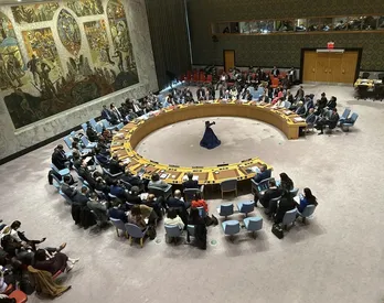 Hội đồng Bảo an lần đầu tiên thông qua nghị quyết yêu cầu ngừng bắn tại yêu cầu ngừng bắn