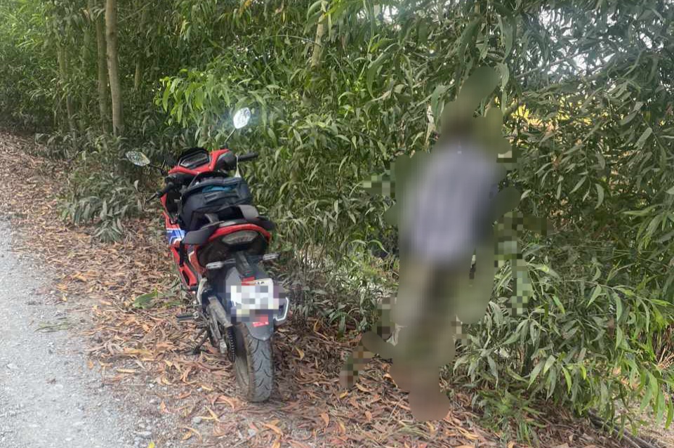 Phát hiện người đàn ông chết trong tư thế treo cổ ở Long An