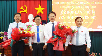 Ông Võ Anh Linh được bầu giữ chức danh Chủ tịch UBND huyện Thủ Thừa