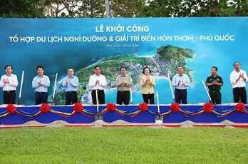 PM attends ground-breaking ceremony for Hon Thom marine entertainment complex