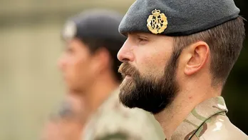Lục quân Anh cho phép binh sỹ để râu sau lệnh cấm 100 năm