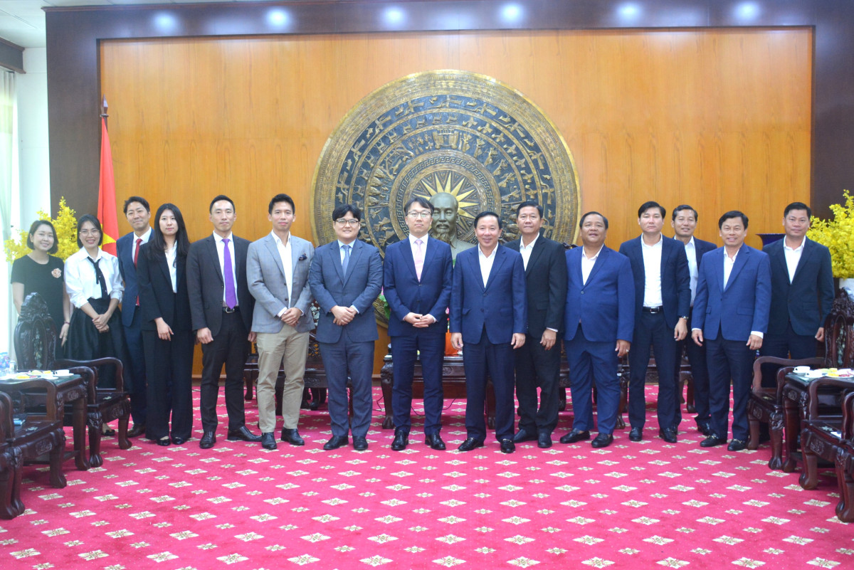 Representatives of Korea Export-Import Bank visit Long An leaders
