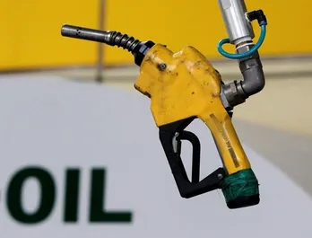 Giá xăng dầu hôm nay: Dầu Brent chạm mốc cao nhất trong 5 tháng