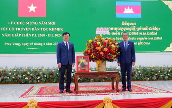 Lãnh đạo tỉnh Long An chúc Tết Cổ truyền tỉnh Prey Veng, Vương quốc Campuchia