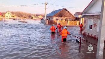 Nga: Vỡ đập khiến thành phố Orsk chìm trong trận lụt lớn nhất lịch sử
