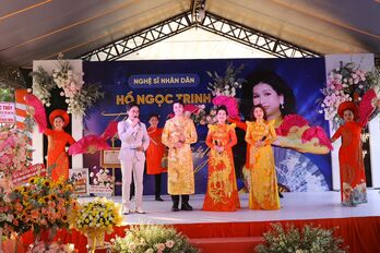 Nghệ sĩ Hồ Ngọc Trinh tổ chức gặp gỡ, tri ân nhân dịp nhận danh hiệu Nghệ sĩ Nhân dân