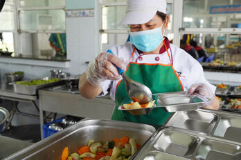 Chăm lo chất lượng bữa ăn ca cho công nhân, lao động
