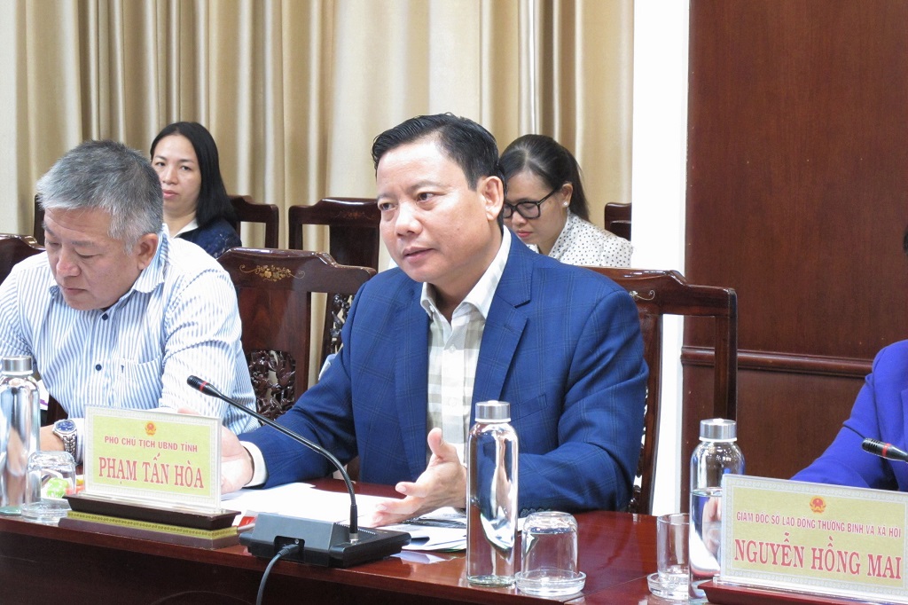 Long An Provincial People's Committee works with Asian Development Bank on human resource training